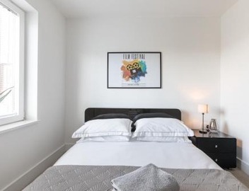 Luxury 2-Bed Flat parking near Tube and Emirates 4