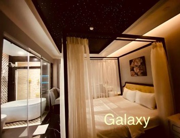 La Galerie Hotel 2