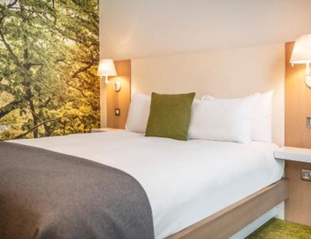 The Orchard Hotel & Restaurant 4