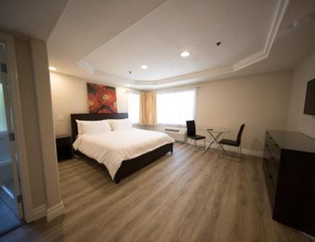 Wilshire Crest Hotel 5
