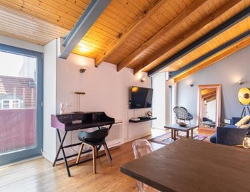 Bairro Alto Stunning Flat With Balcony by LovelyStay 4