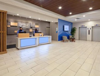 Holiday Inn Express Los Angeles LAX Airport by IHG 3