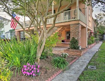 4 Mi to French Quarter: NOLA Apt w/Garden Patio 4