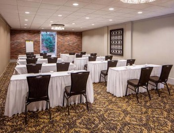 Holiday Inn Hotel French Quarter-Chateau Lemoyne by IHG 5