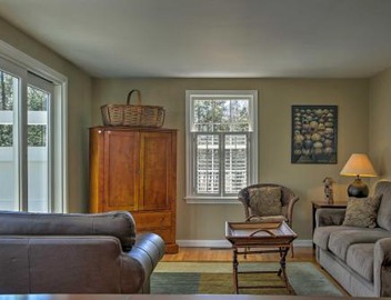 Peaceful Waterfront Apt w/Deck, 22 Mi to Portland 3