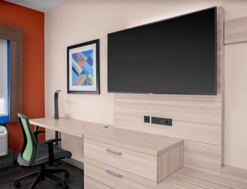 Holiday Inn Express & Suites Wilmington West - Medical Park by IHG 5