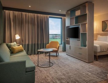 Staybridge Suites London Heathrow - Bath Road by IHG 4