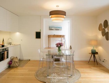Designer Apartment with Pool by LovelyStay 4