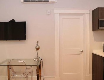 A Stylish Stay w/a Queen Bed, Heated Floors. #15 2