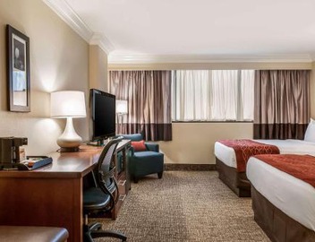 Comfort Inn & Suites At Copeland Tower 4