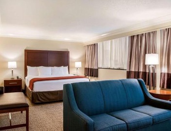Comfort Inn & Suites At Copeland Tower 5