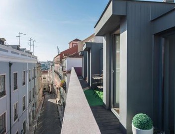 Bairro Alto Stunning Flat With Balcony by LovelyStay 5