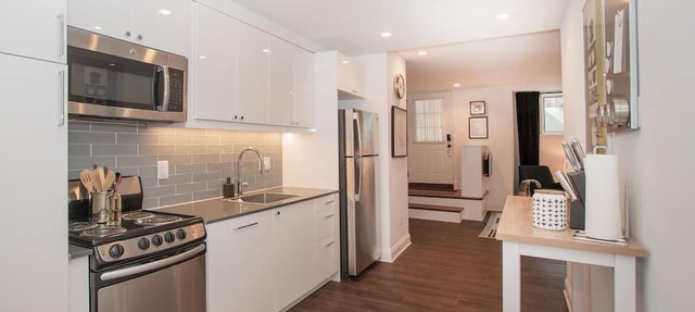 Stylish 1BR oasis with AC, laundry, next to park!