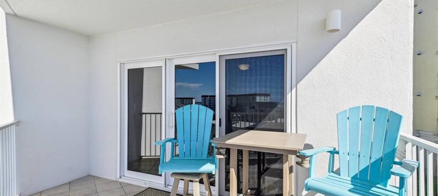 SeaCrest 501A - Beachfront Studio Free Seasonal Beach Service