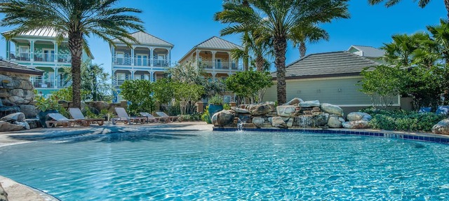 Lagoon Pool-Heated for Spring break, 2 Living Areas, Walk to Beach