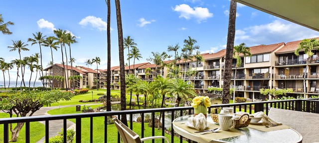 Hawaiian decor, private lanai with tropical views