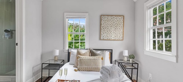 Casa Bella Suite B | 3 Blocks to King Street