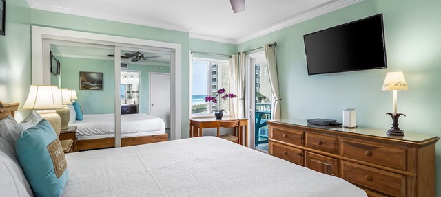 Beautifully remodeled Beachfront Condo, spectacular views (320)