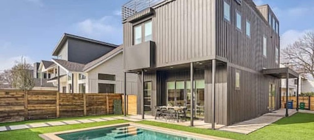 New! 4 BDRM w/POOL Mins To DT