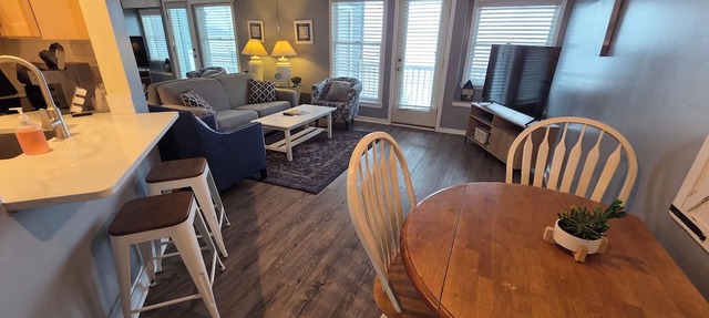 The Beach Awaits! Updated Kitchen - North Shore Inn Condo 208