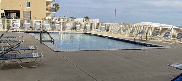 Beach View Every Room~5th Story Top Floor~2 Pools~Relax~Sea Turtles Hatching!