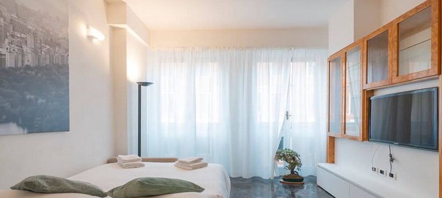 HomeLovers Spacious Flat Close to Central Station