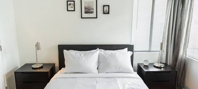 COZY URBAN RETREAT: NEWLY REMODELED 1BR NOHO APARTMENT w/FENCED PATIO (p60)