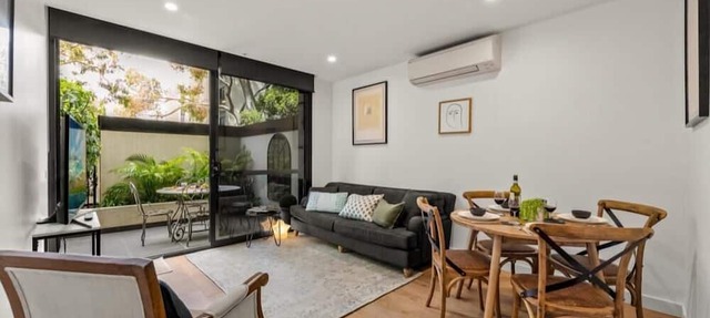 StayCentral - Hawthorn East Elegance with Study - Albert St, Hawthorn East - 2 Bedrooms, 2 Beds, 2 Bathrooms, 2 parking spots.