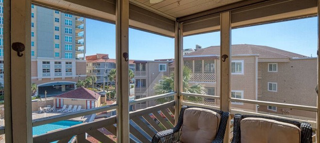 Winter Special Rates- 2BD Pet Friendly Overlooking Pool