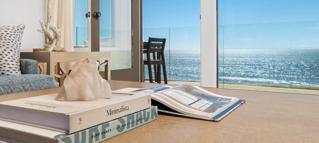 Oceanfront 3BD Penthouse. Pool Spa Pickleball and a short walk to all!
