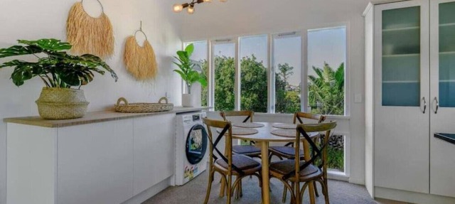 Sun Soaked 1 BD | Full Kitchen w/Sea View