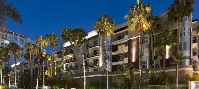 Peaceful 1-Bedroom Oasis by the Ocean · Free Parking · Pool · Gym · Hot Tub
