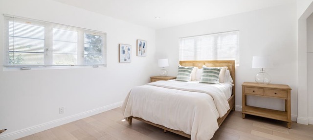 Two Story Apartment Near Beach