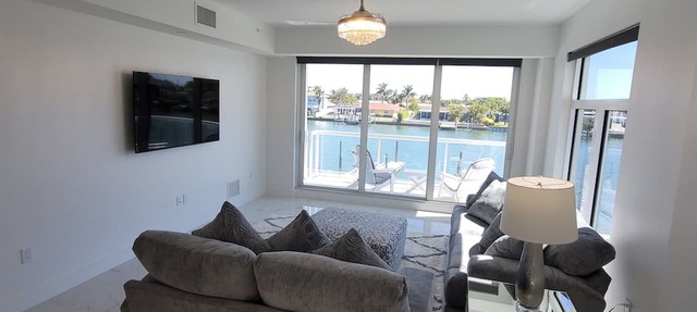 201, Water View-Clearwater Bch in 6 min, Pool/Gym