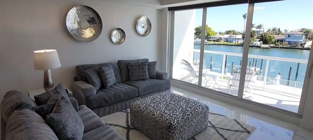 204, Water View-Clearwater Bch in 6 min, Pool/Gym