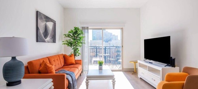 3BR Premium Downtown Apartment with Office & Gym