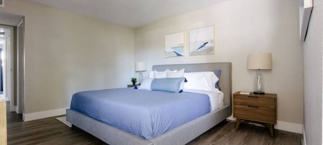 Walk distance to Old Town Scottsdale. Heated pool,spa,ground lvl unit,Maya Codos