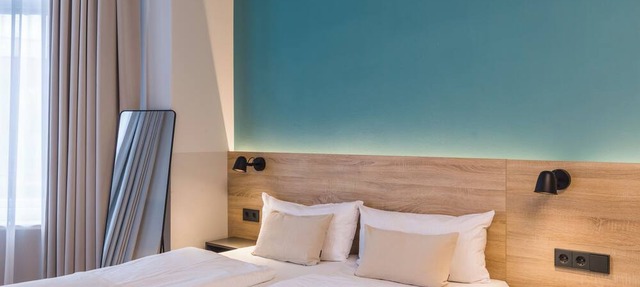 Newly designed 4 room apartment with balcony and modern equipment with 160 m²