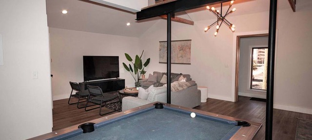 Freshly Renovated Apt - Steps from TIAA Bank Field