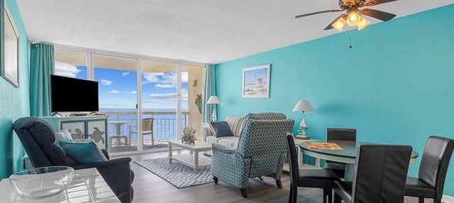 Coastal Charm: 1BR Oceanfront