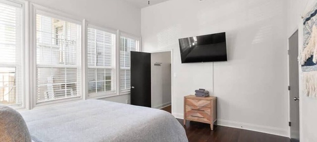 Modern 2BR | Garden District | Stunning Luxury