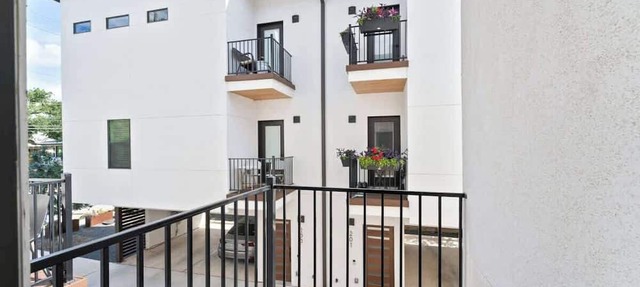 East Downtown 3BR Condo | Free Parking | Sleeps 7