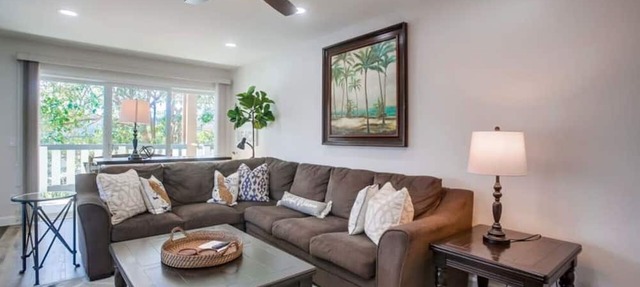 Dream Condo steps to the beach