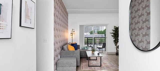 Brand New Luxury Apt, 2 Mins to Stadium, Free Parking, City Views, WiFi