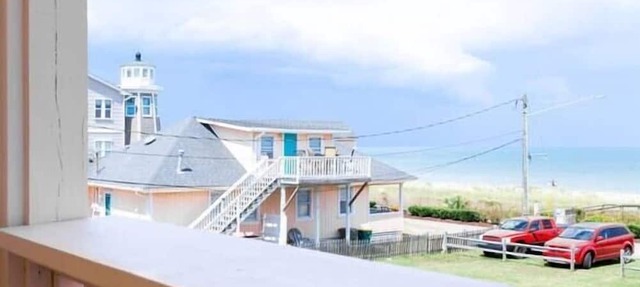 Ocean Views, Private Deck, Walk to Ocean & Pier!