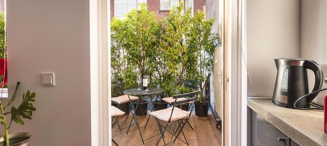 Luxury Long Stay Apartment with canal view located in the historic old center of Amsterdam.