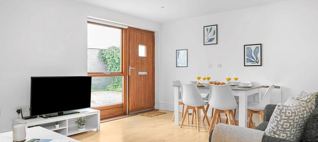 Spacious 2BR with Terrace by King's Cross
