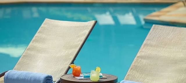 Relax and Recharge! Pool View Unit Near Summit Skyride! Parking, Pets Allowed!