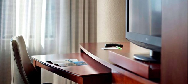 Discover Atlanta's Cumberland Area in Comfort w/Paws Welcome & Pool Available!