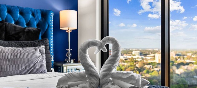 25th Floor Midnight Oasis | Skyline Views, Balcony, Near Mercedes-Benz Stadium